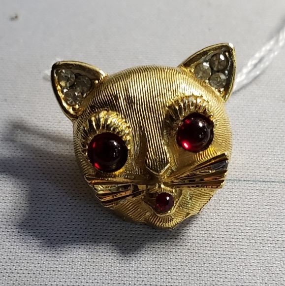 Gold Cat Brooch pin with Red Accents - Picture 1 of 3